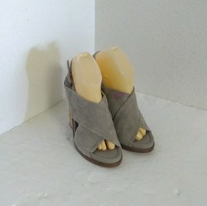 NWOB Vince Suede Open Toe Shoes